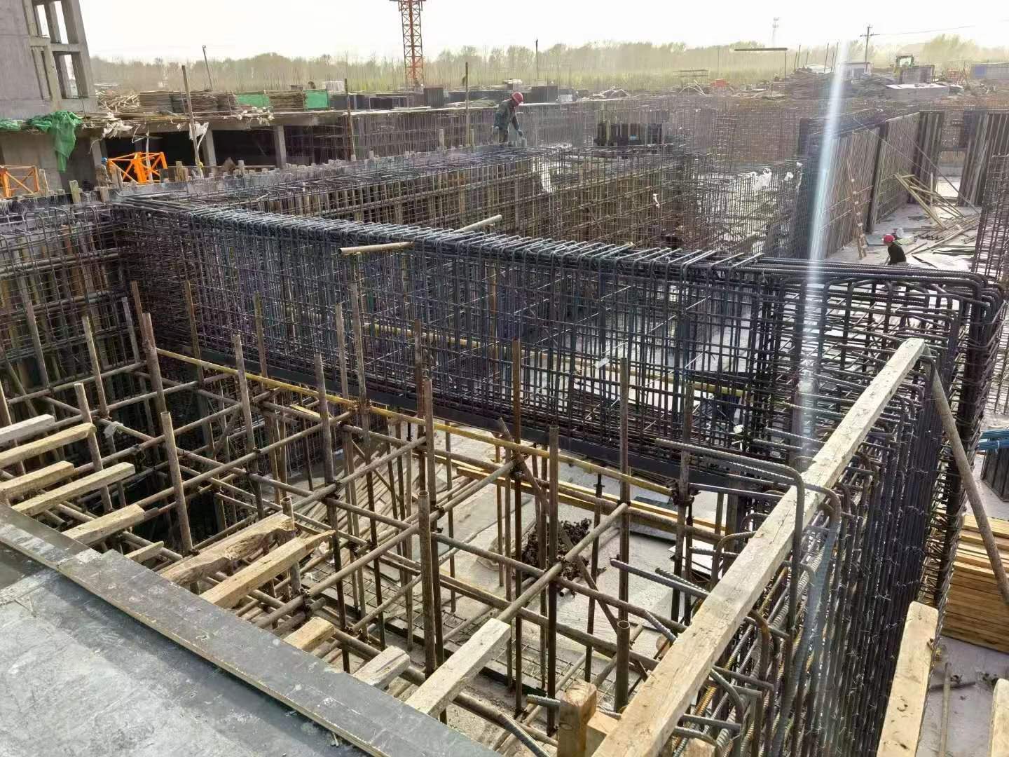 邕宁建筑基础筏板施工时混凝土有哪些常见问题?